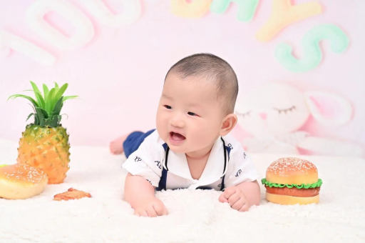 驻马店宝宝在妈妈肚子里